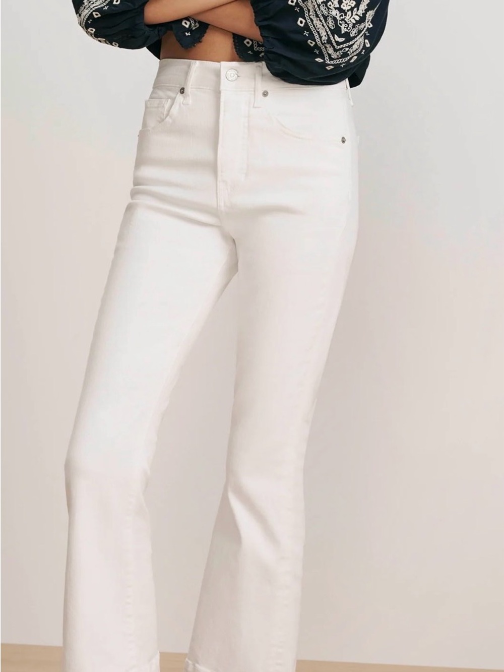 VERONICA BEARD CARSON ANKLE FLARE - WHITE 25